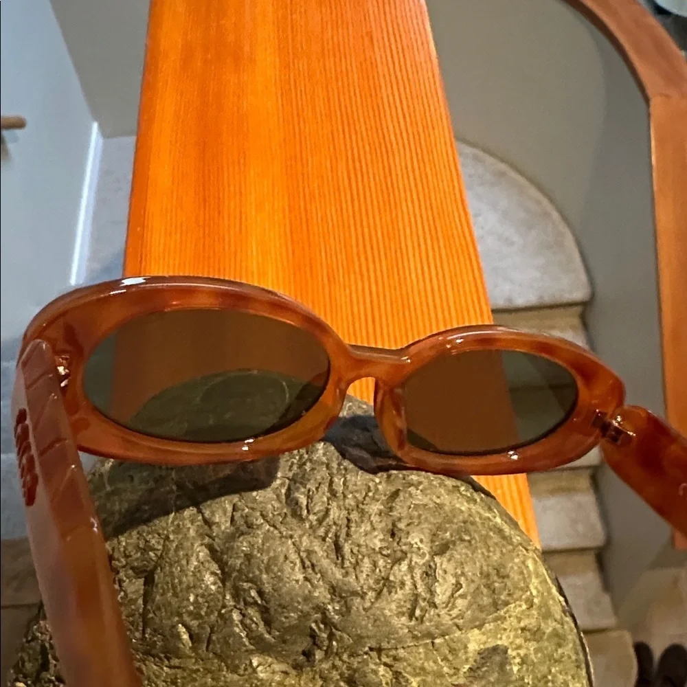 Sojos retro oval shaped sunglasses in tortoise shell shade